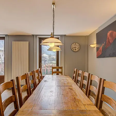 Apartment President - Alpes Travel - Central Chamonix - Sleeps 12